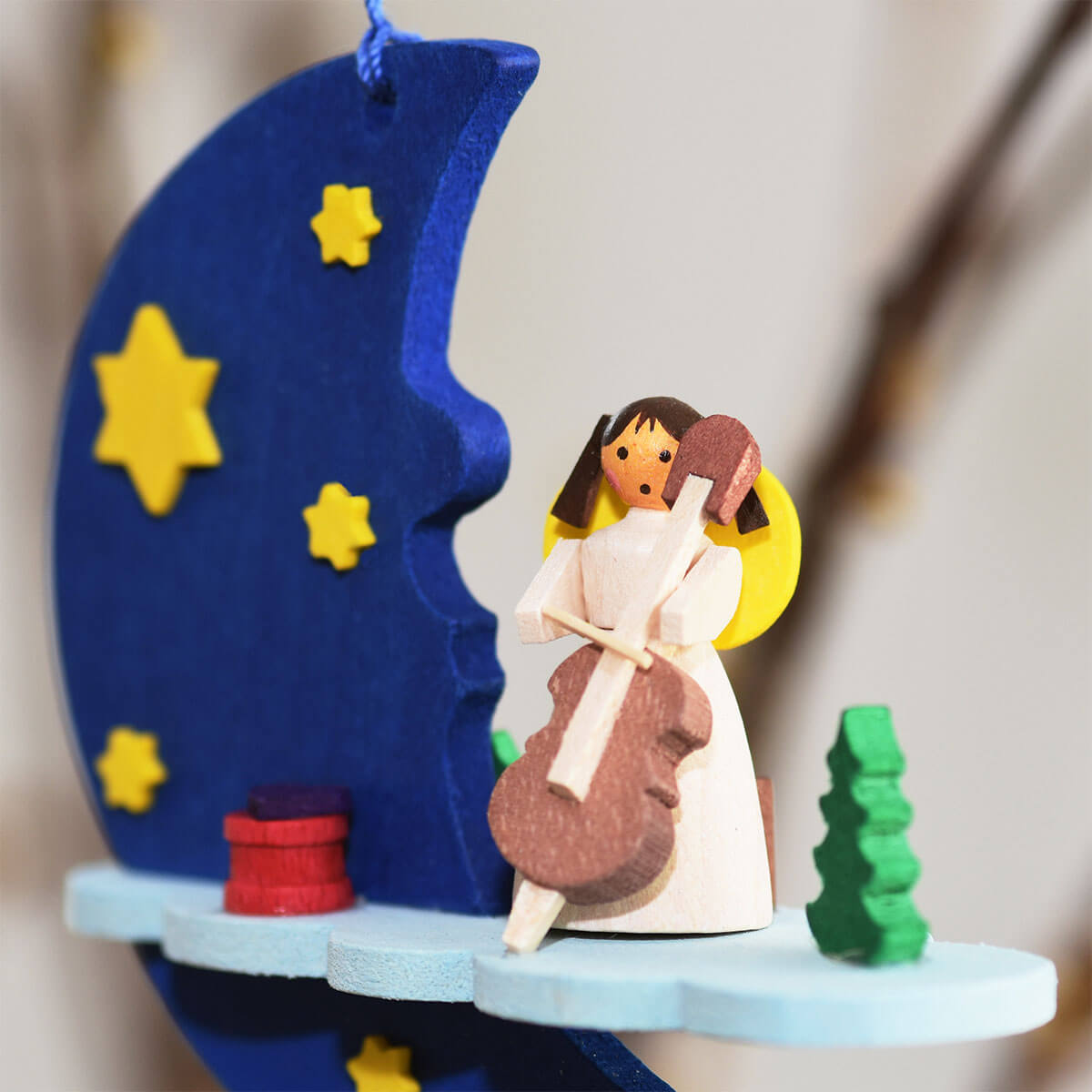 Mond-Wolke-Engel als Baumschmuck mit Wiege