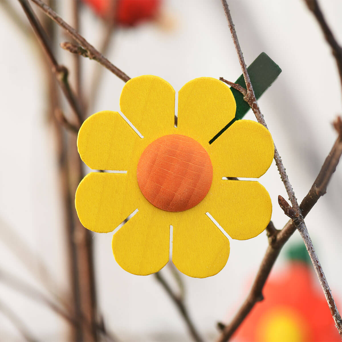 Holzblume mit Klammer hellblau
