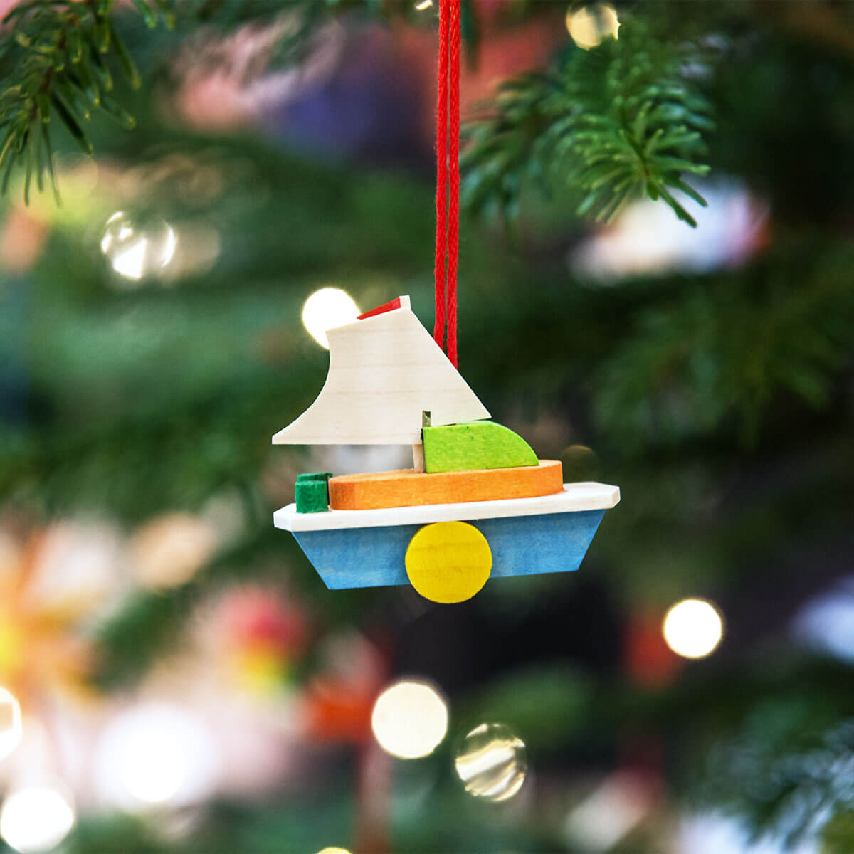 Segelschiff als Baumschmuck