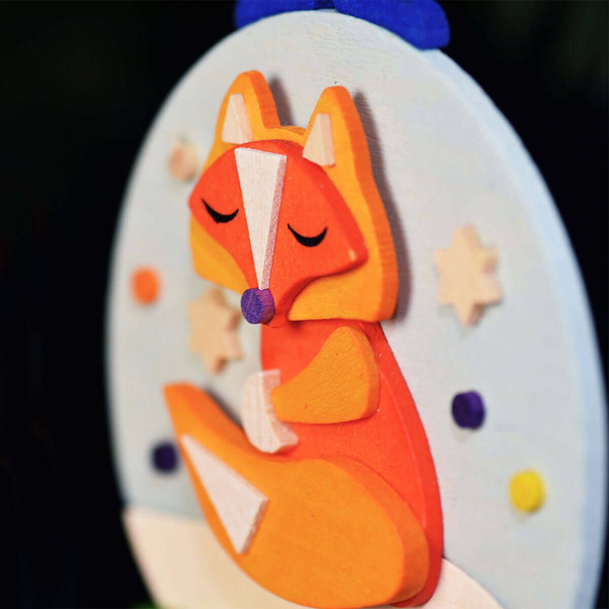 Schneekugel als Baumschmuck mit Fuchs
