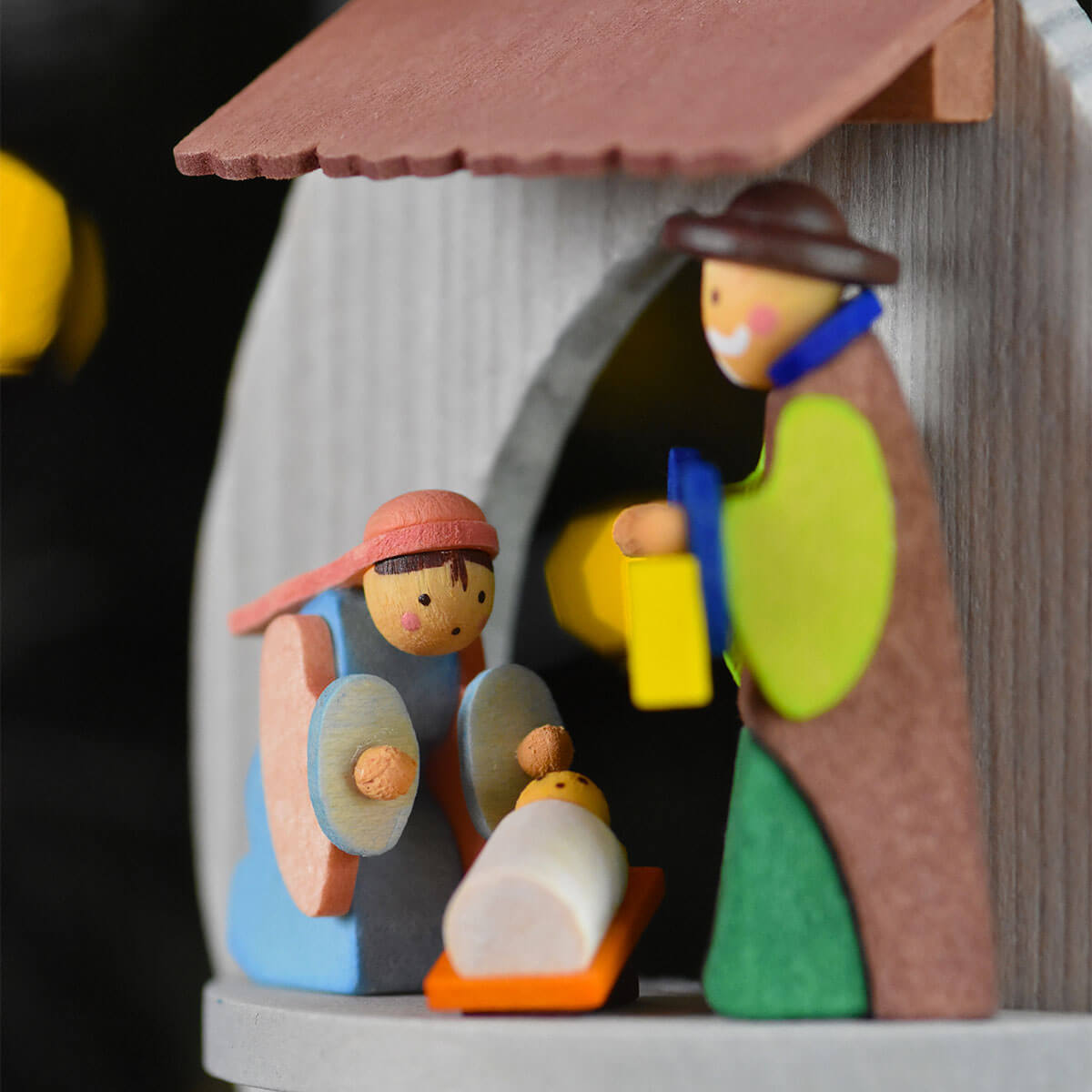 Krippe Christgeburt als Baumschmuck mit Balthasar