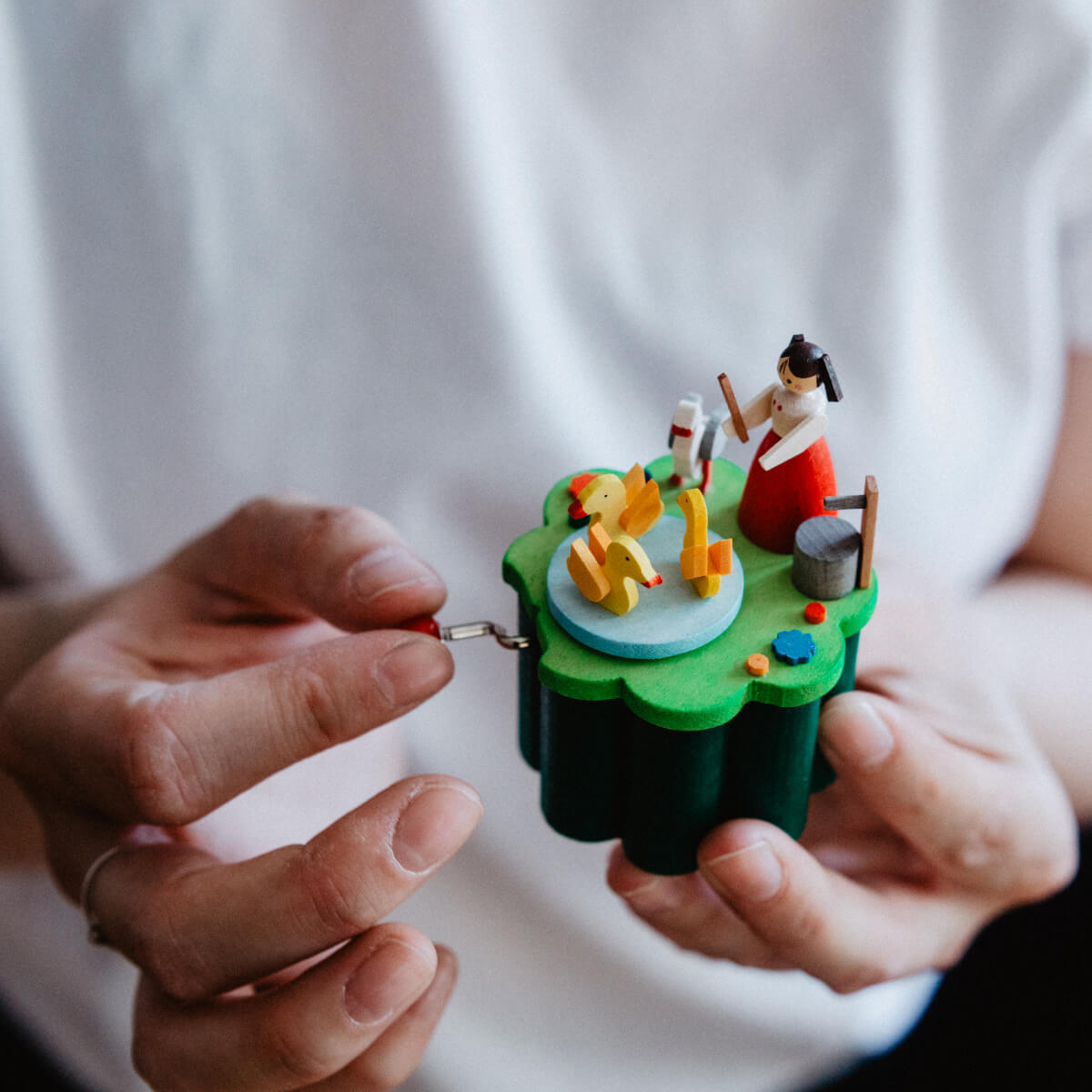 Kurbelspieldose Gänseliesel
