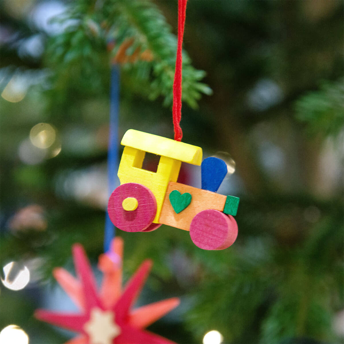 Dampfwalze als Baumschmuck