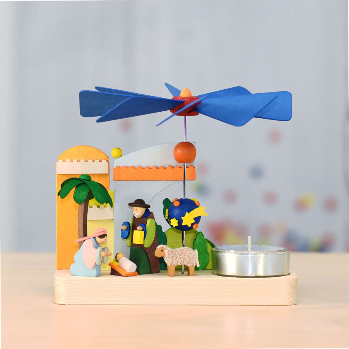 Tealight Pyramid 'The Nativity'